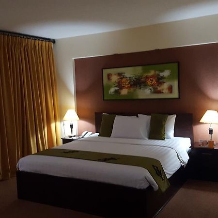 Grand Tembaga Hotel Timika Exterior foto