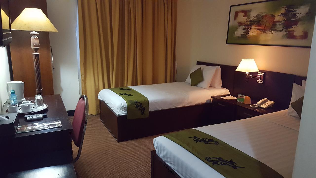 Grand Tembaga Hotel Timika Exterior foto