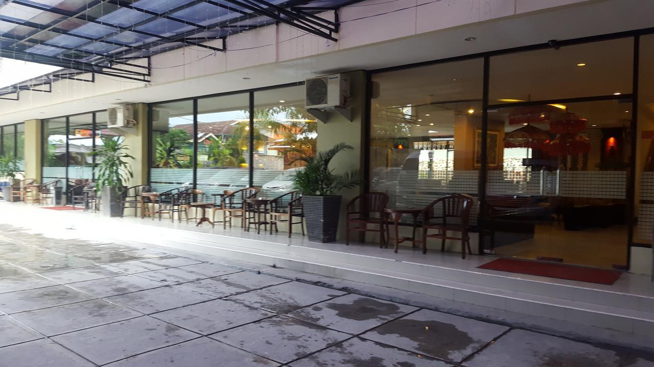 Grand Tembaga Hotel Timika Exterior foto